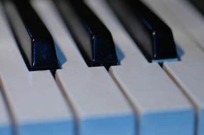 Tastatur eines Klaviers; Foto: N.Schmitz/pixelio.de