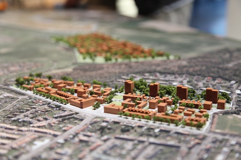 Ein Modell zeigt das zukünftige Stadtquartier Hellwinkel Terrassen