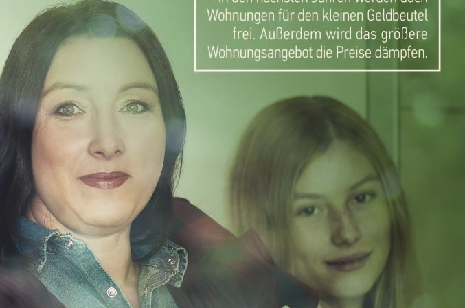 Plakatmotiv zur Wohnbauoffensive: Melanie fragt - Als Alleinerziehende kann ich keine Wohnung in Wolfsburg bezahlen. Müssen wir deswegen hier wegziehen?