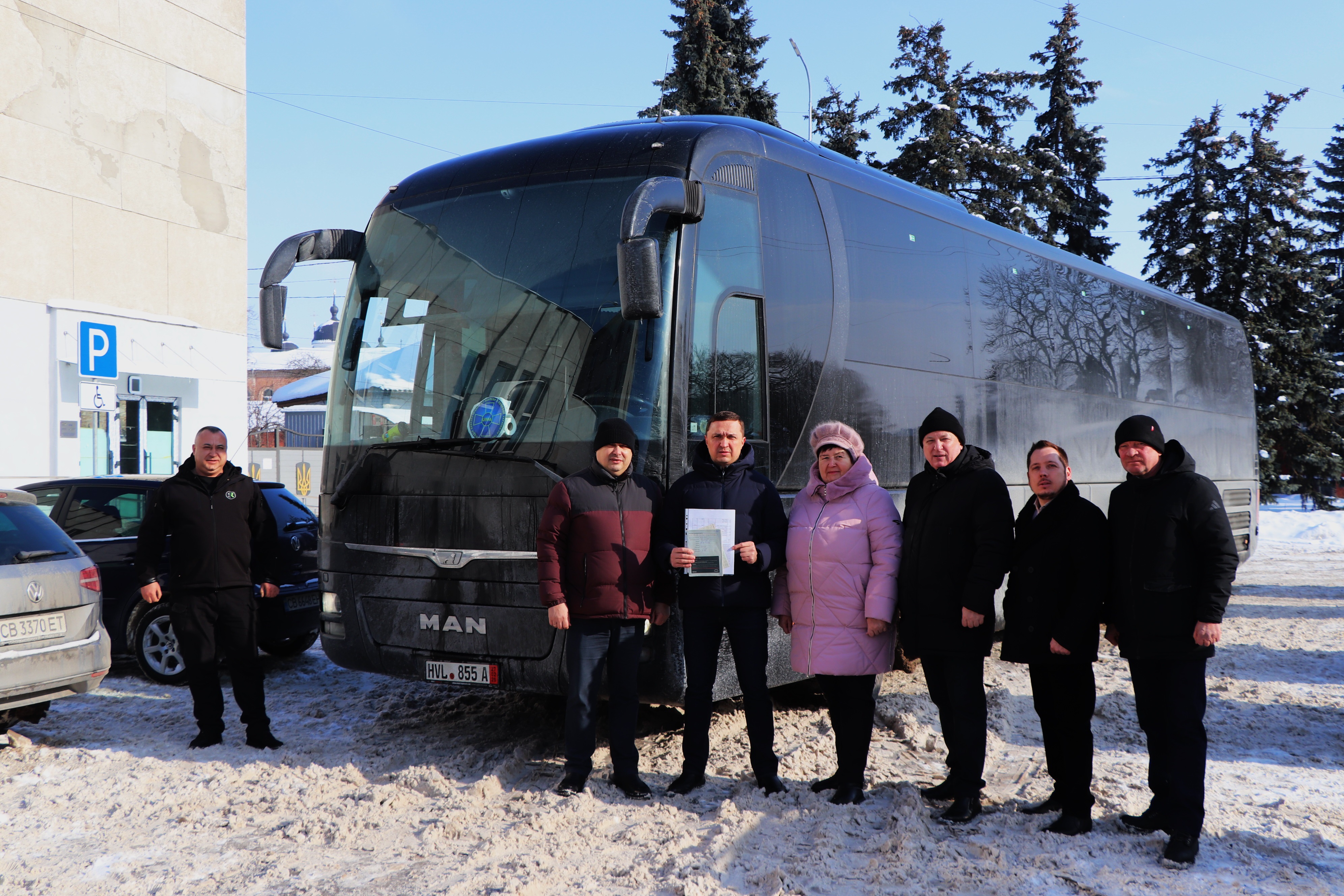 Zum Artikel über die Busübergabe