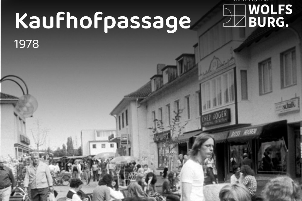 Pending Translation: Historisches Foto der Wolfsburger Kaufhofpassage