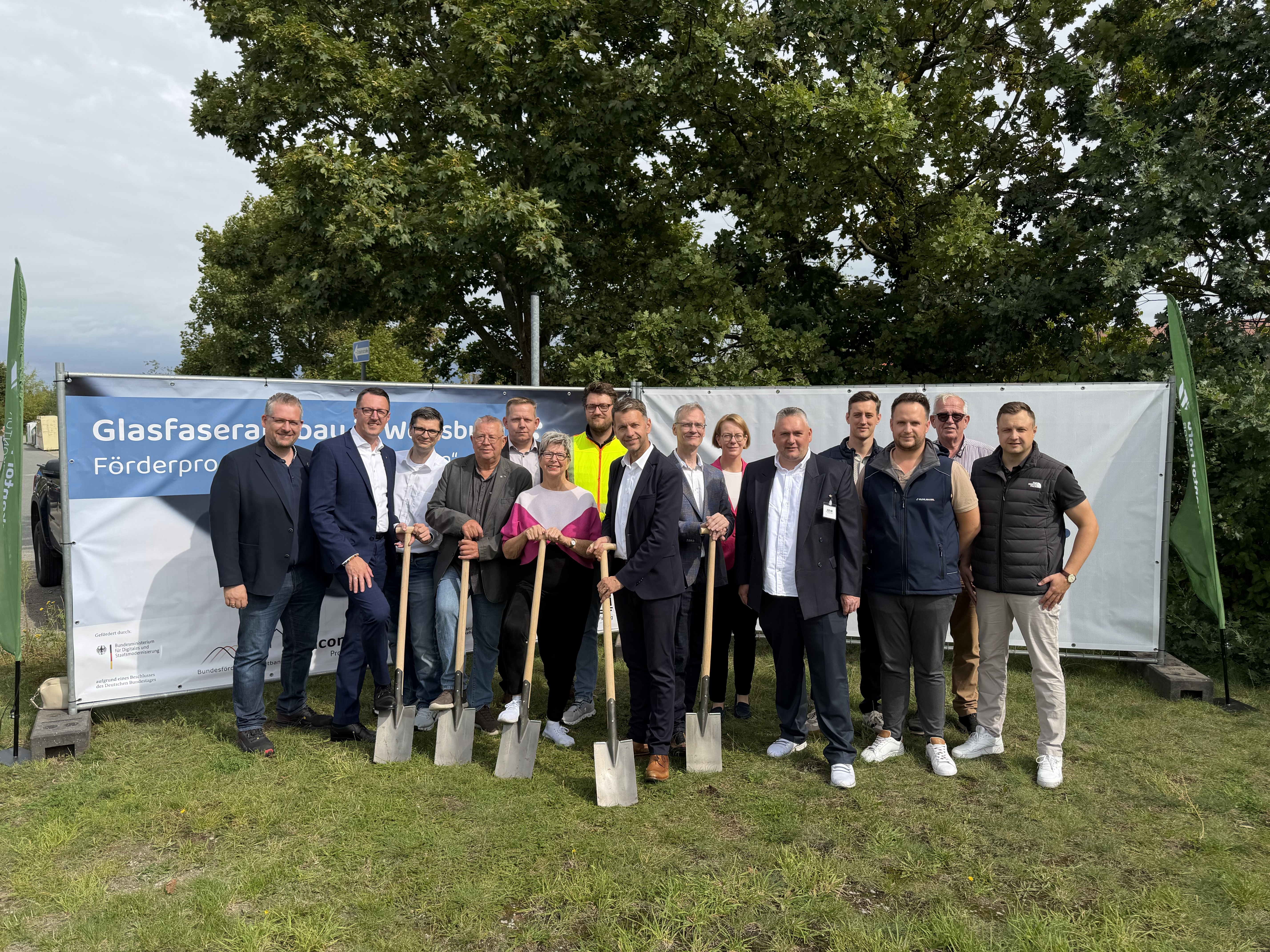 Spatenstich Graue Flecken