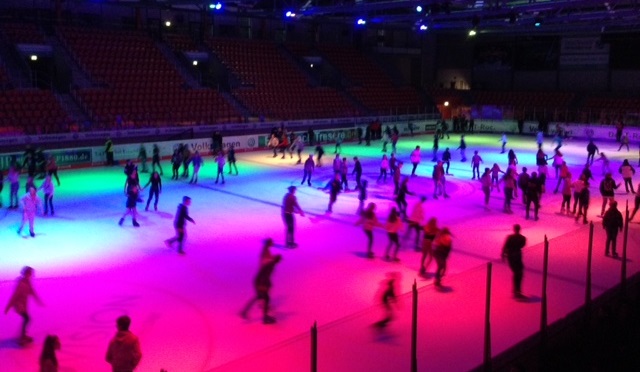 Eisdisco in der Eisarena
