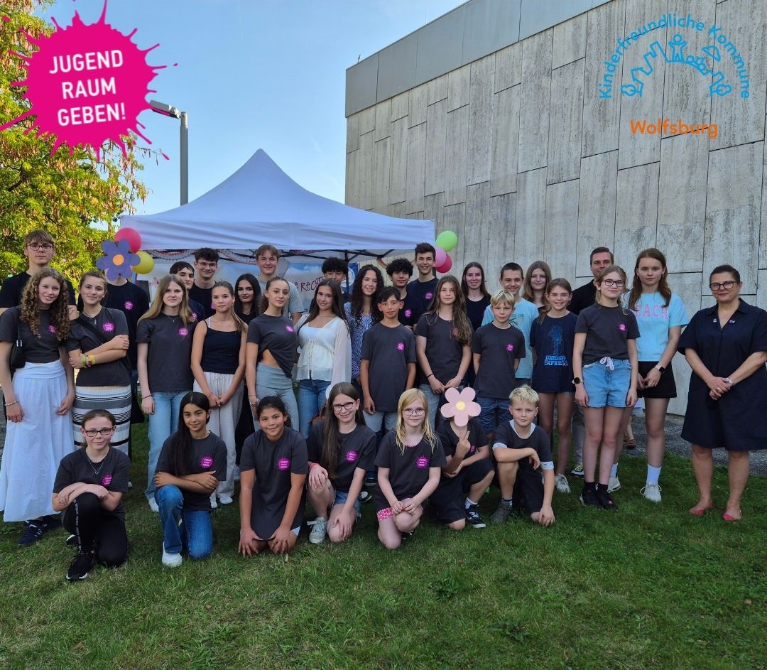 Die Mitglieder des neuen Kinder- und des Jugendbeirats (Bildnachweis: Stadt Wolfsburg)