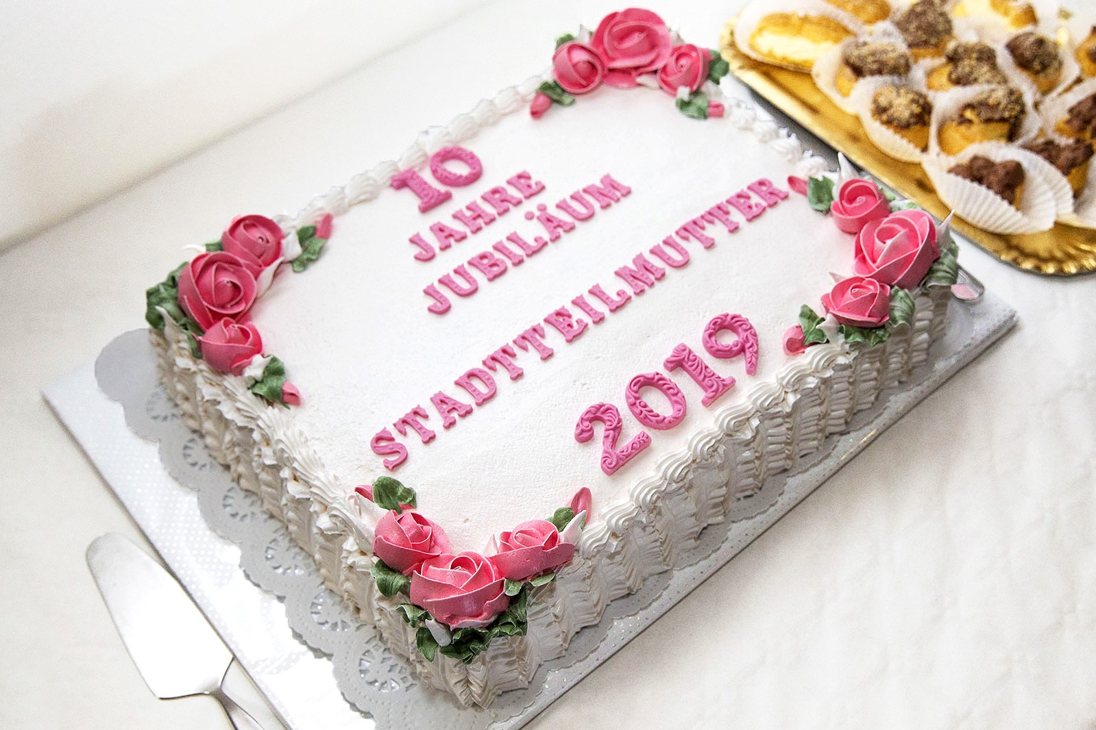 Anniversary cake "10 years of district mothers