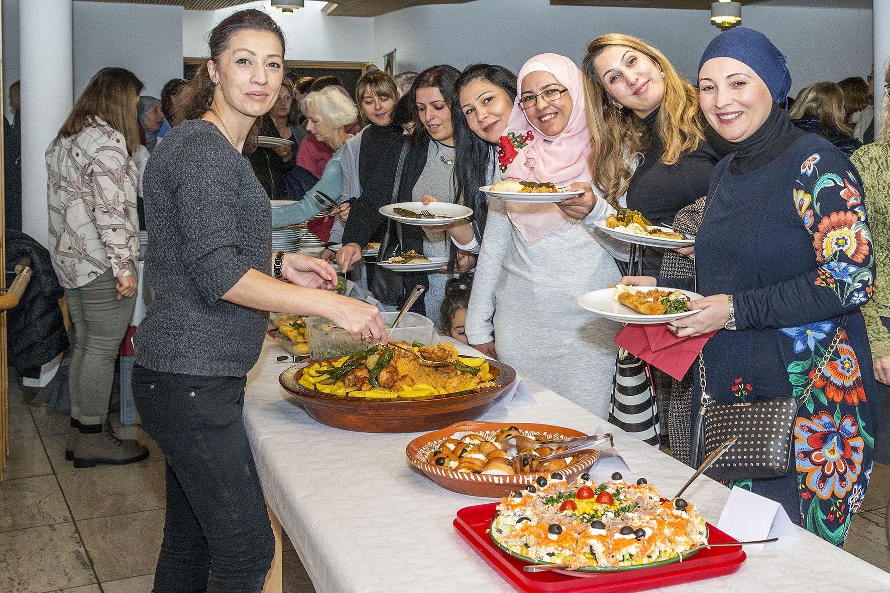 10 years of district mothers - women at the buffet