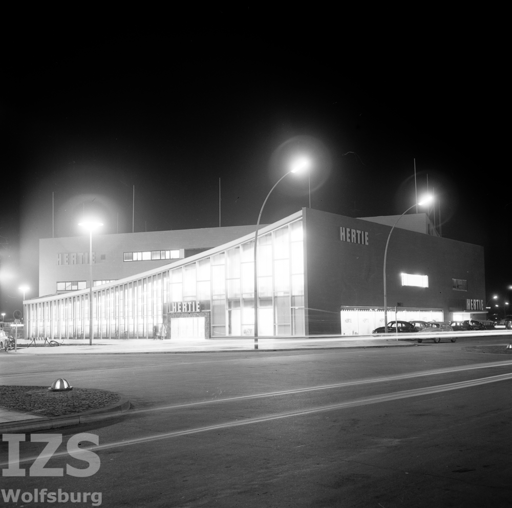 Market hall at night, 1960