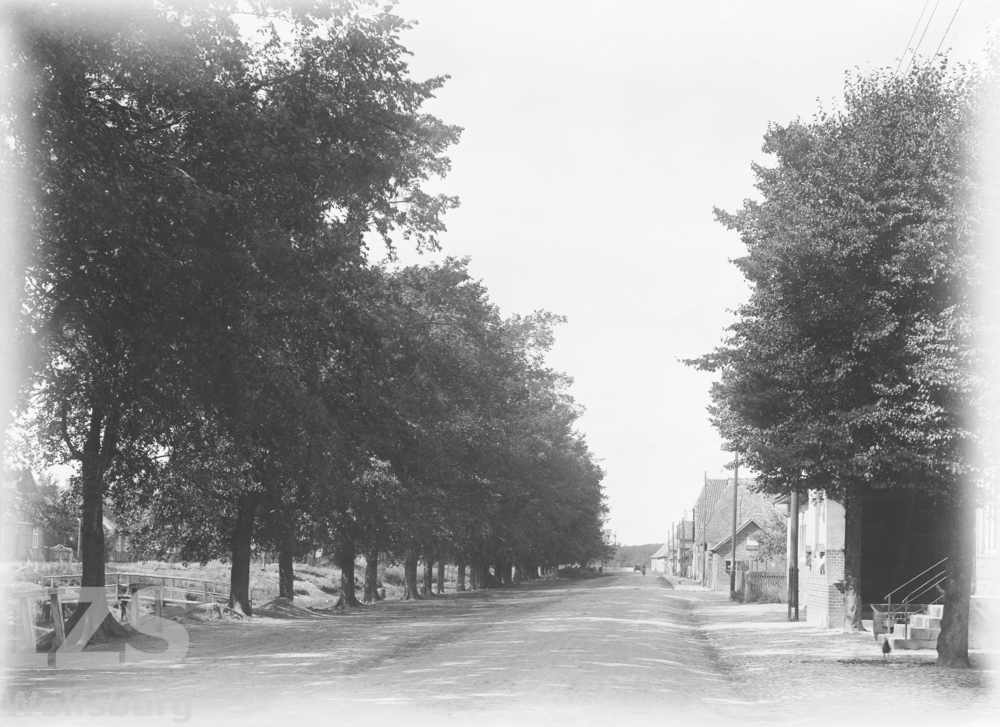 Blick in die Straße Vor dem Dorfe, 1936-1940