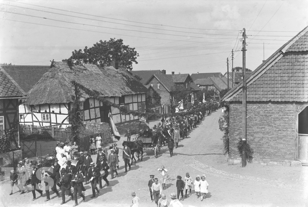 Festumzug des Schützenvereins Hesslingen, 20.07.1924