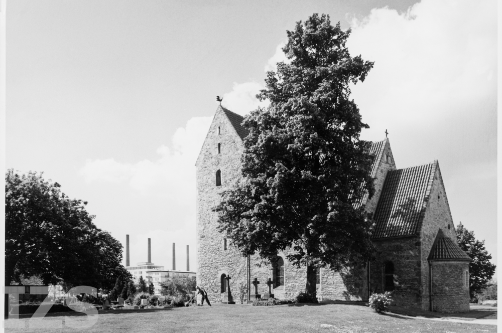 St. Annen mit VW-Heizkraftwerk im Hintergrund