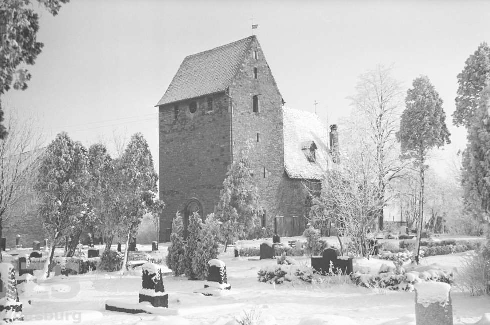 Winterliche Kirche