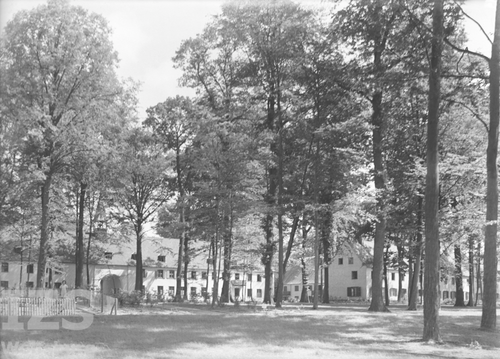 Park auf der Rückseite des Marktplatzes