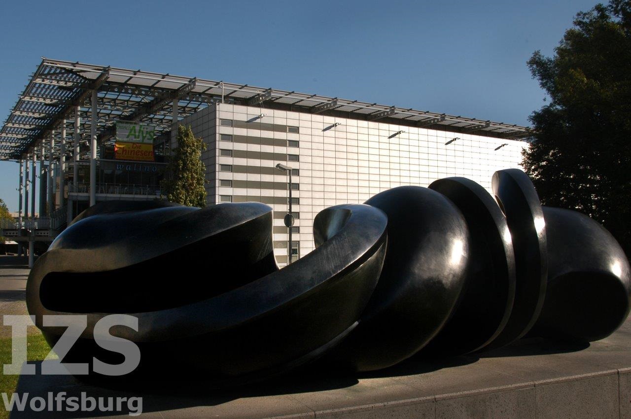 Early Forms sculpture by Tony Cragg