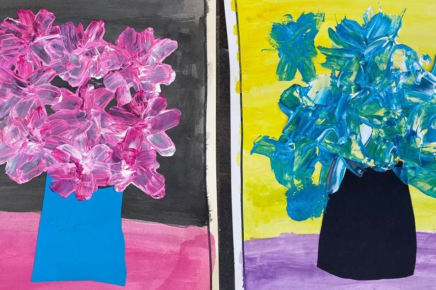 Two vases with flowers