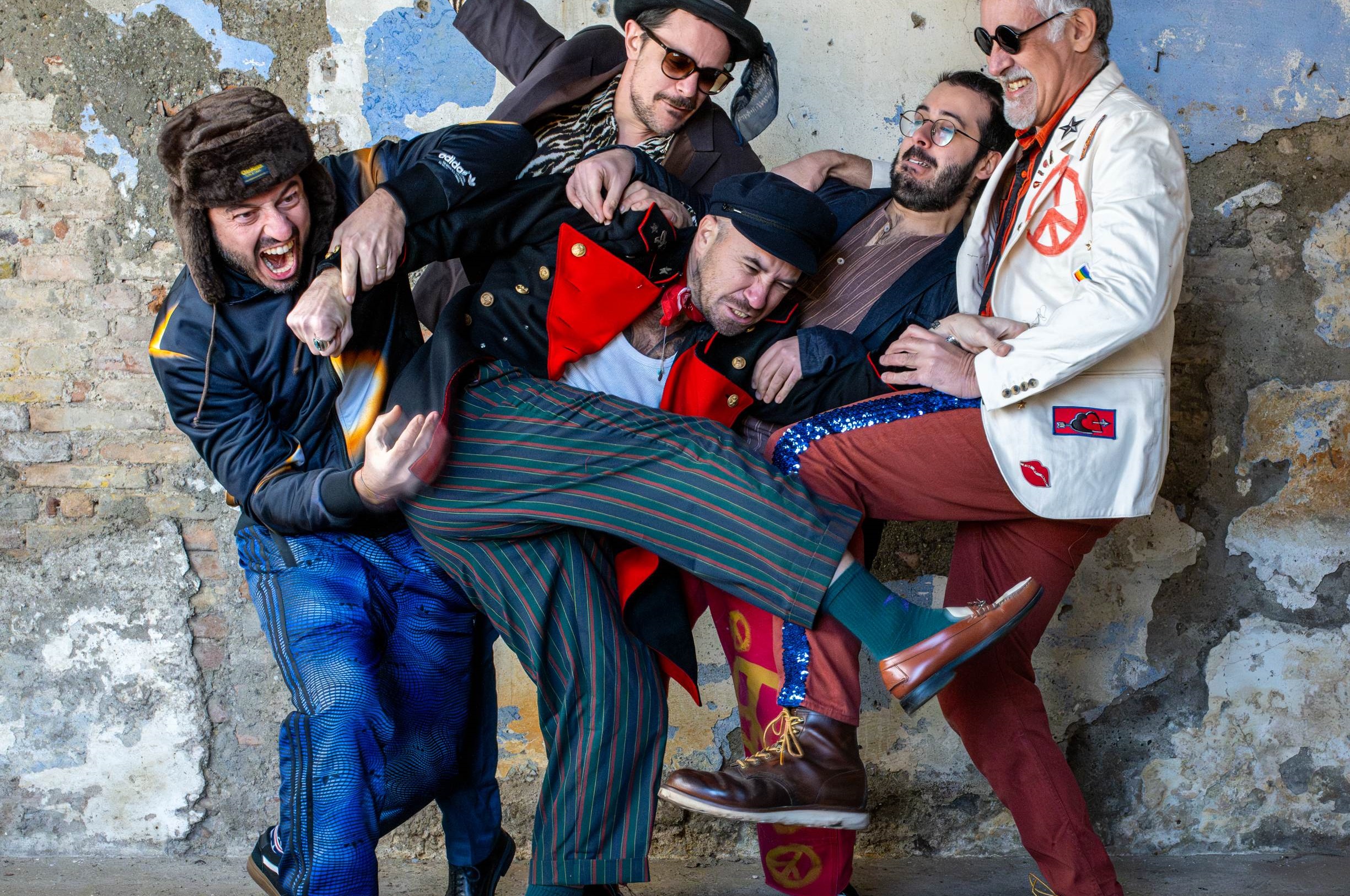 Pending Translation: Babbutzi Orkestar; Foto: Babbutzi Orkestar