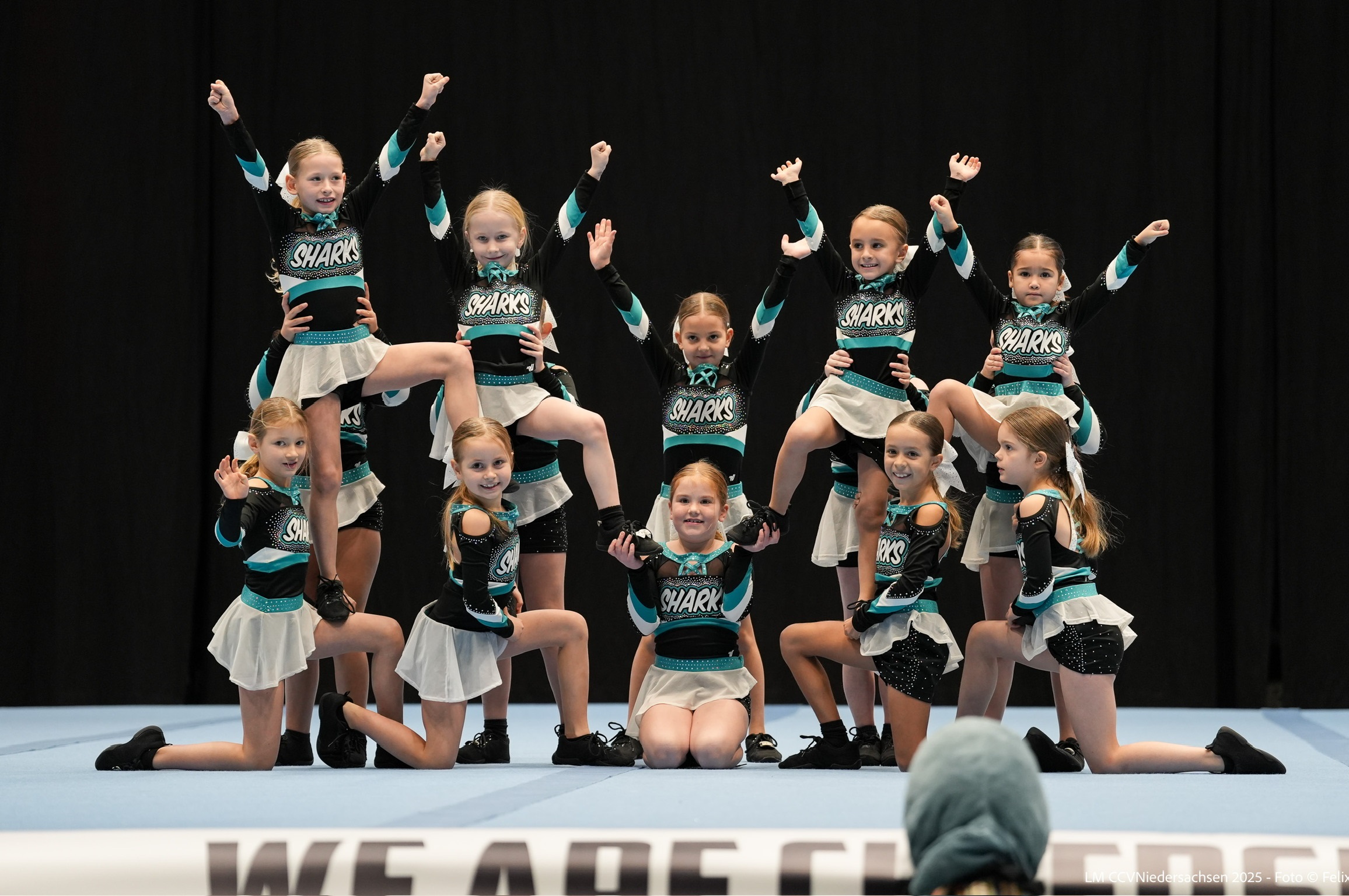 Pending Translation: Cheerleadingteam Sharks; Foto: VfB Fallersleben