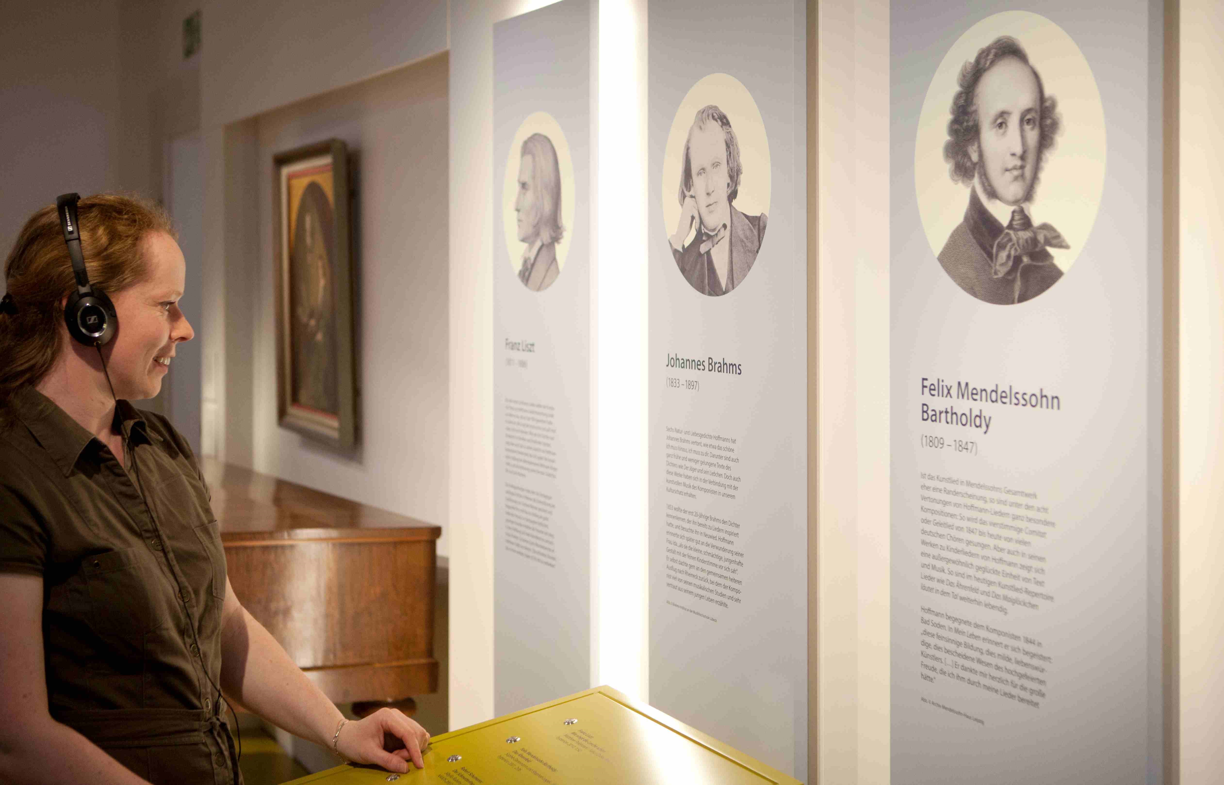 Brahms, Liszt und Mendelssohn Bartholdy komponierten Melodien für Hoffmanns Liedtexte; Foto: Hoffmann-von-Fallersleben-Museum im M2K, Stadt Wolfsburg