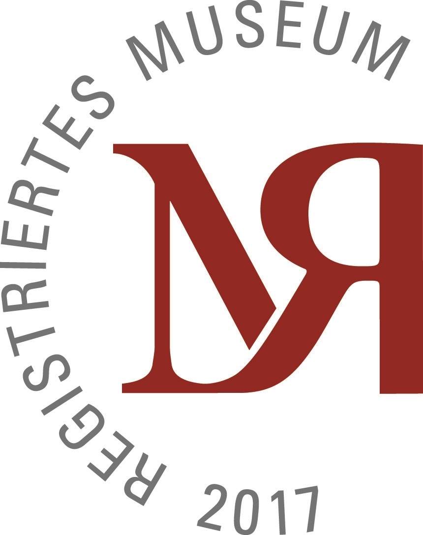 The logo "Registered Museum