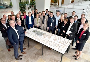 Gruppenfoto: die Investoren der Hellwinkelterrassen