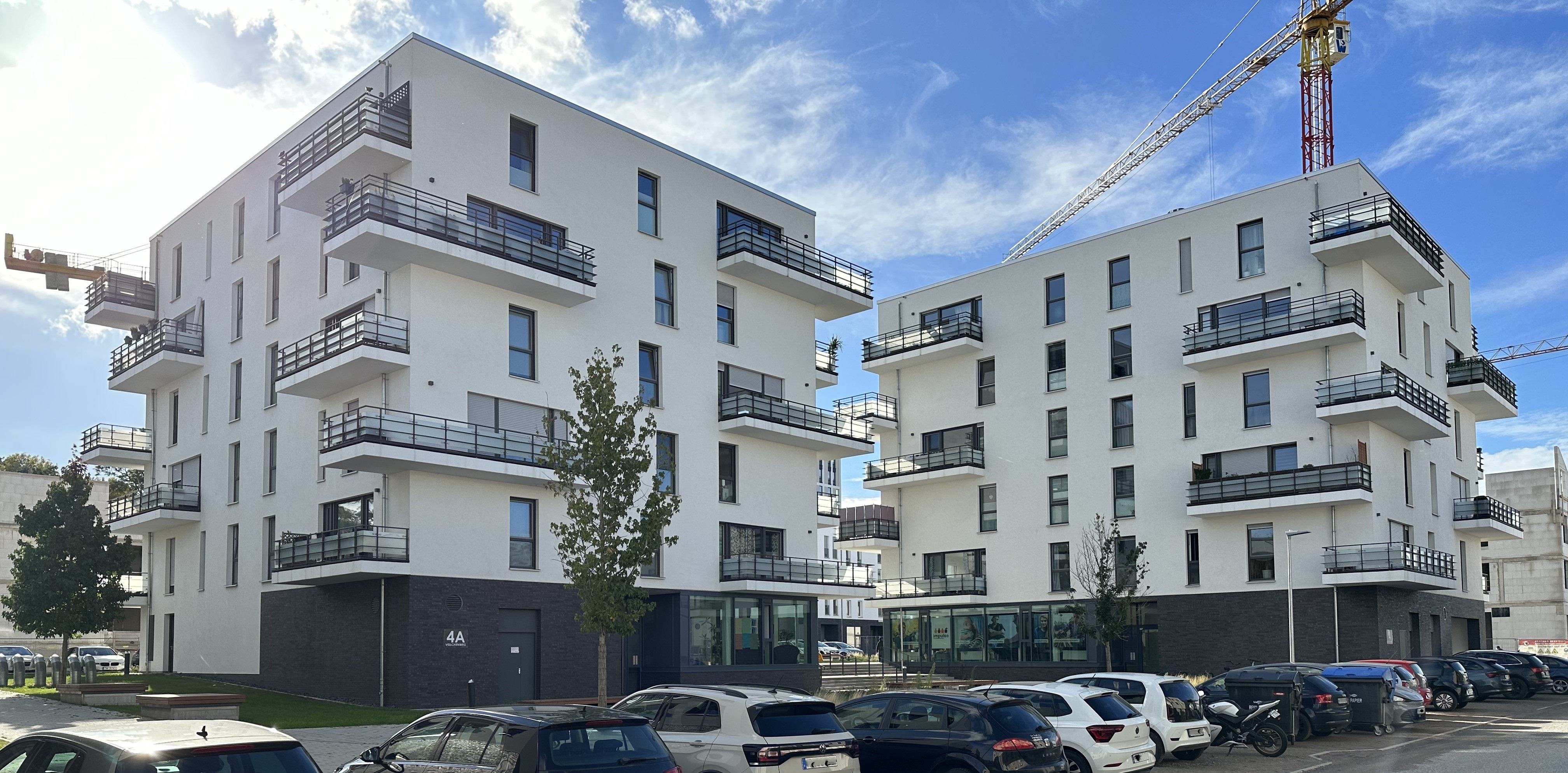 Building site F1 - front view