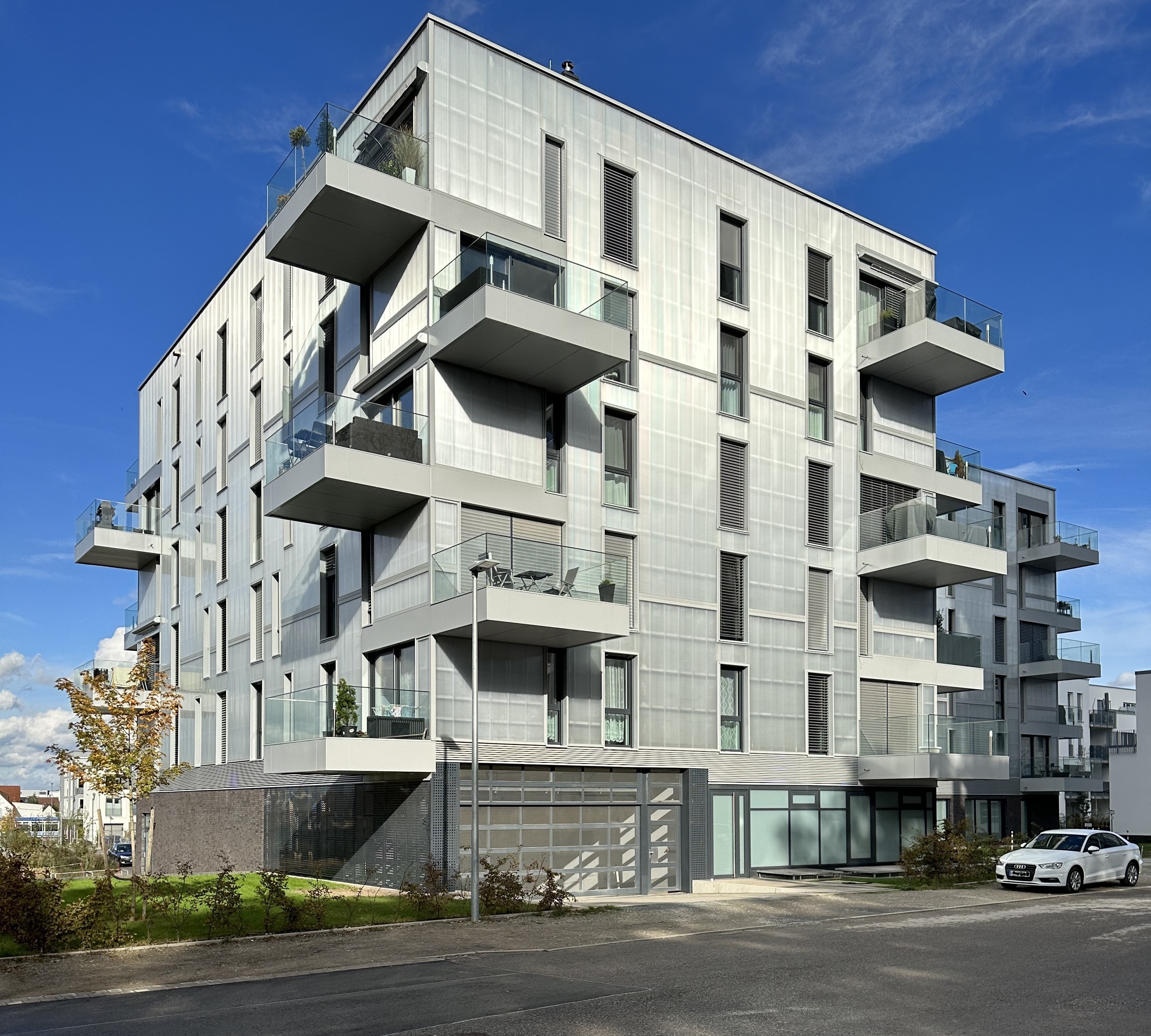 Building site H1 - corner view