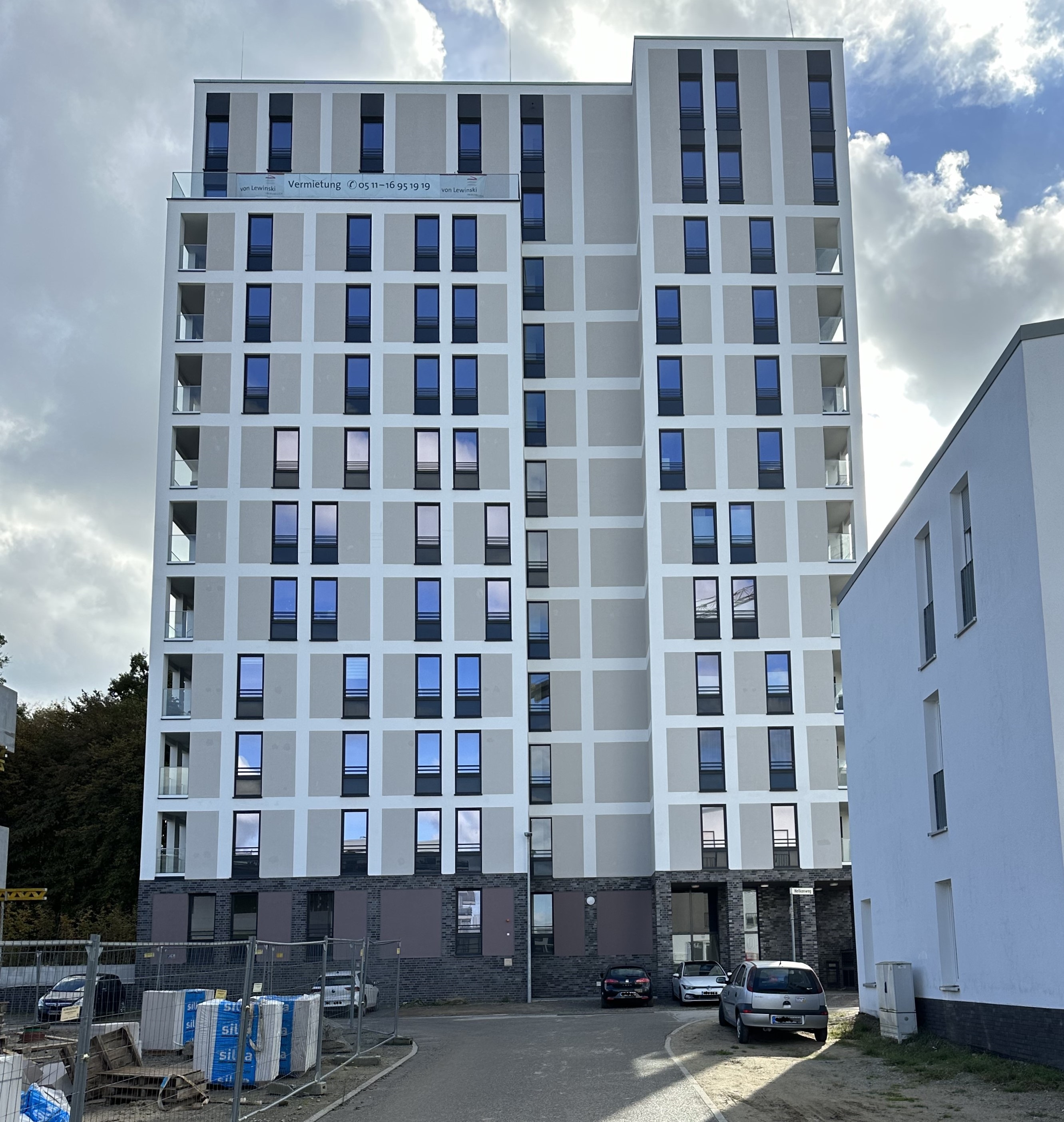 Building site L1 - front view