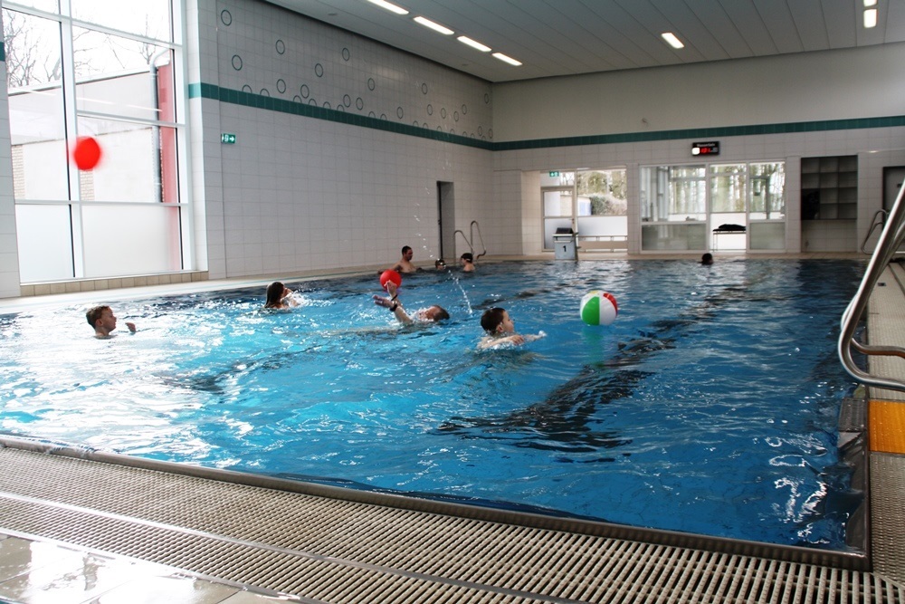 Blick in das Hallenbad Sandkamp