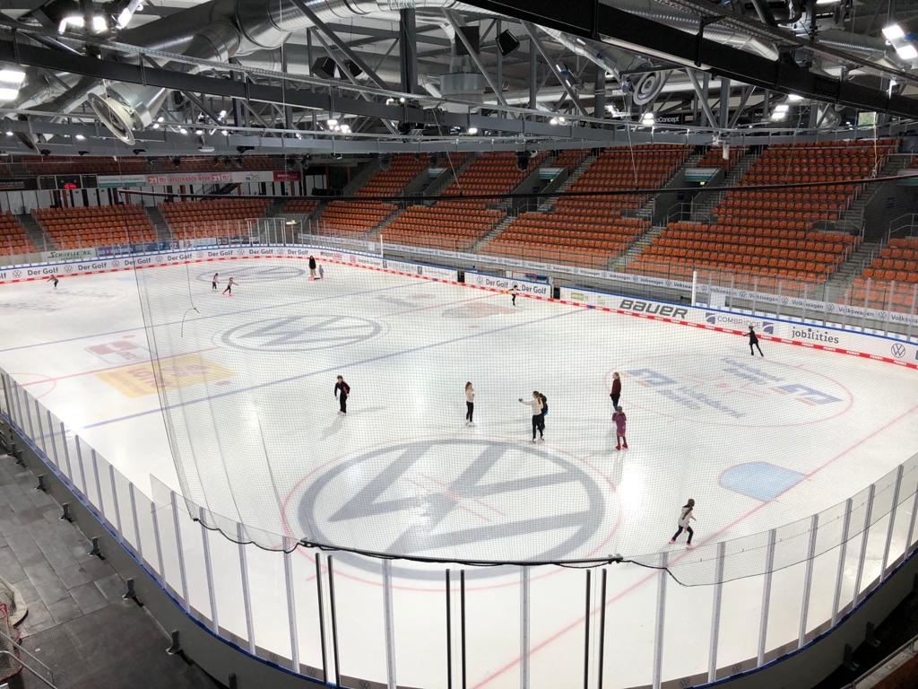 Die Eisfläche der Eis Arena