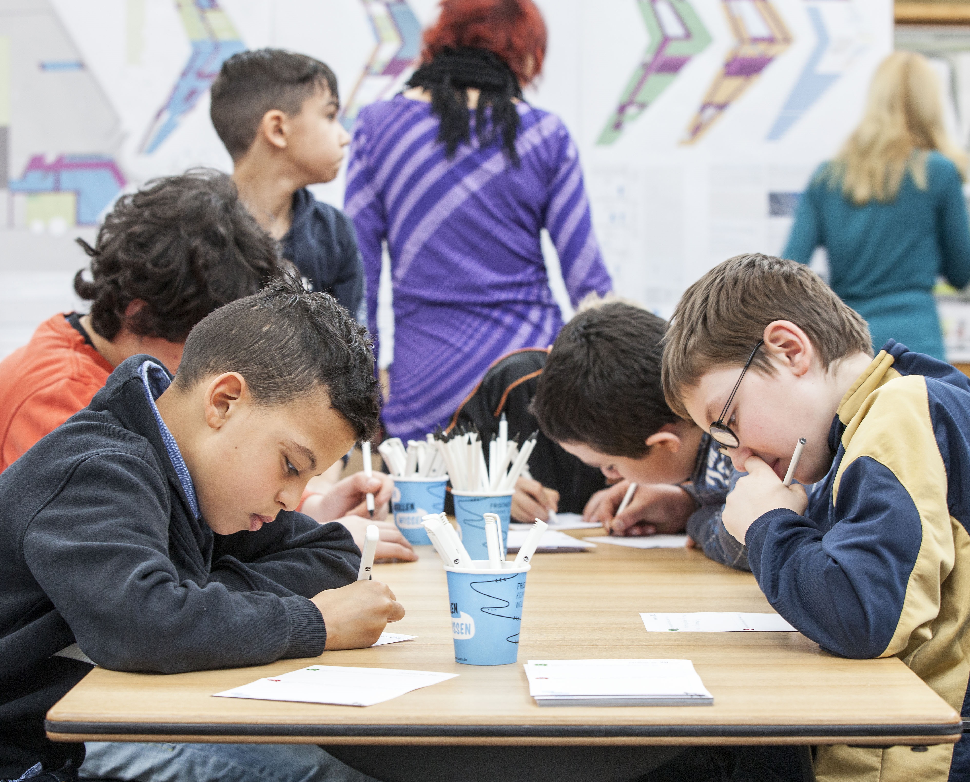 Bildungshaus - Schüler*innen schreiben Kommentare zu den Wettbewerbsentwürfen im Rahmen der Bürgerbeteiligung vor der Preisgerichtssitzung