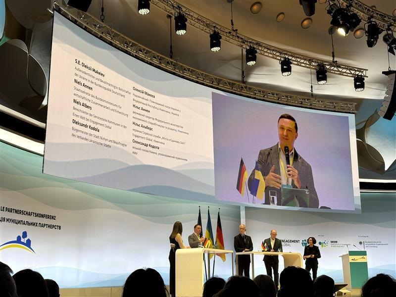Oberbürgermeister der Stadt Nischyn auf der Partnerschaftskonferenz