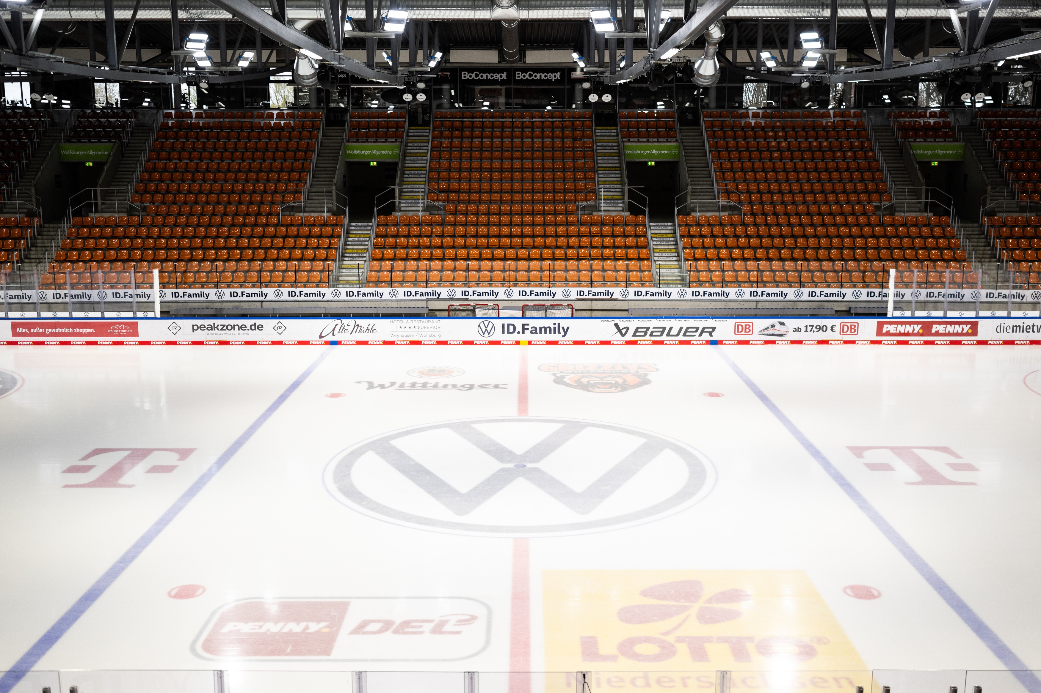 Blick auf die Eisfläche der EisArena