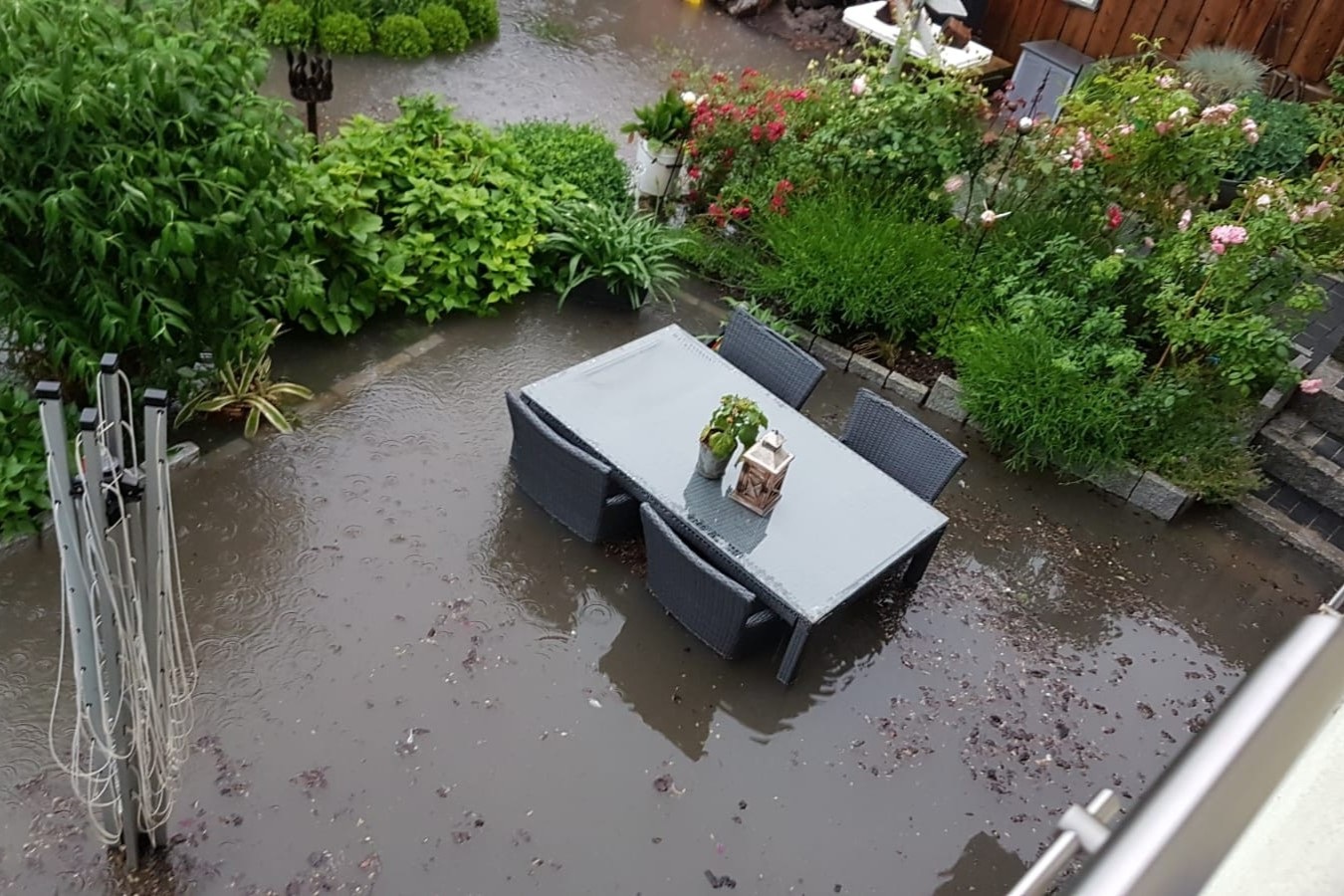 Überflutung in der Straße Am Mooranger