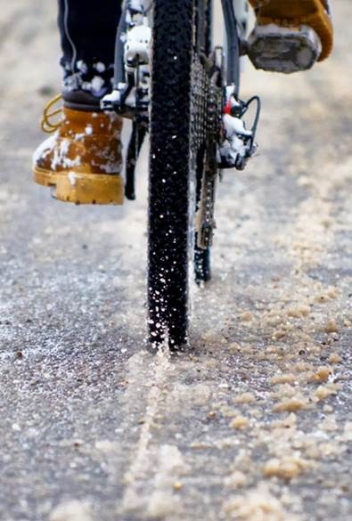 Deckblatt Flyer "Radfahren im Winter"