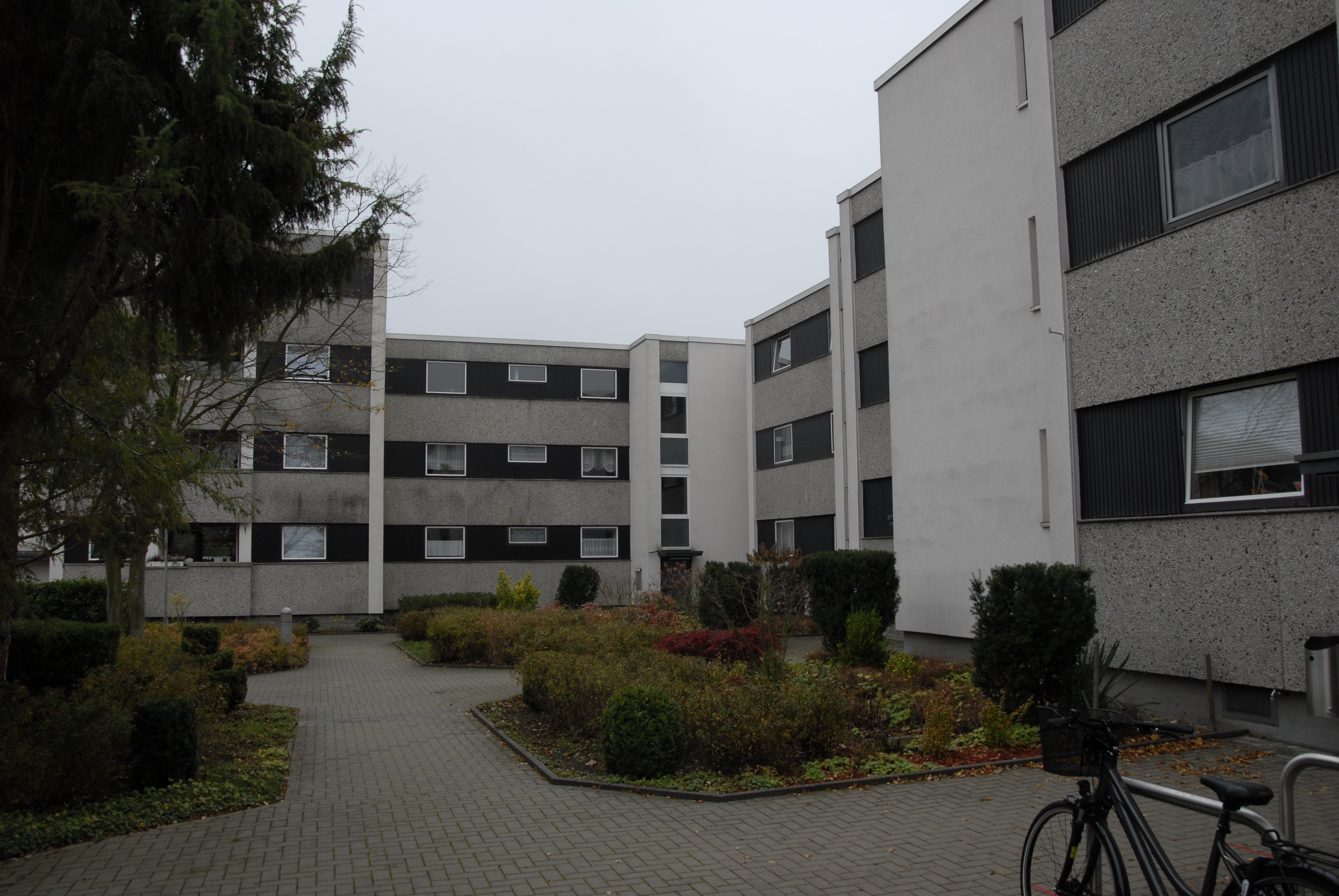 John-F-Kennedy-Allee/Alleeskulpturen