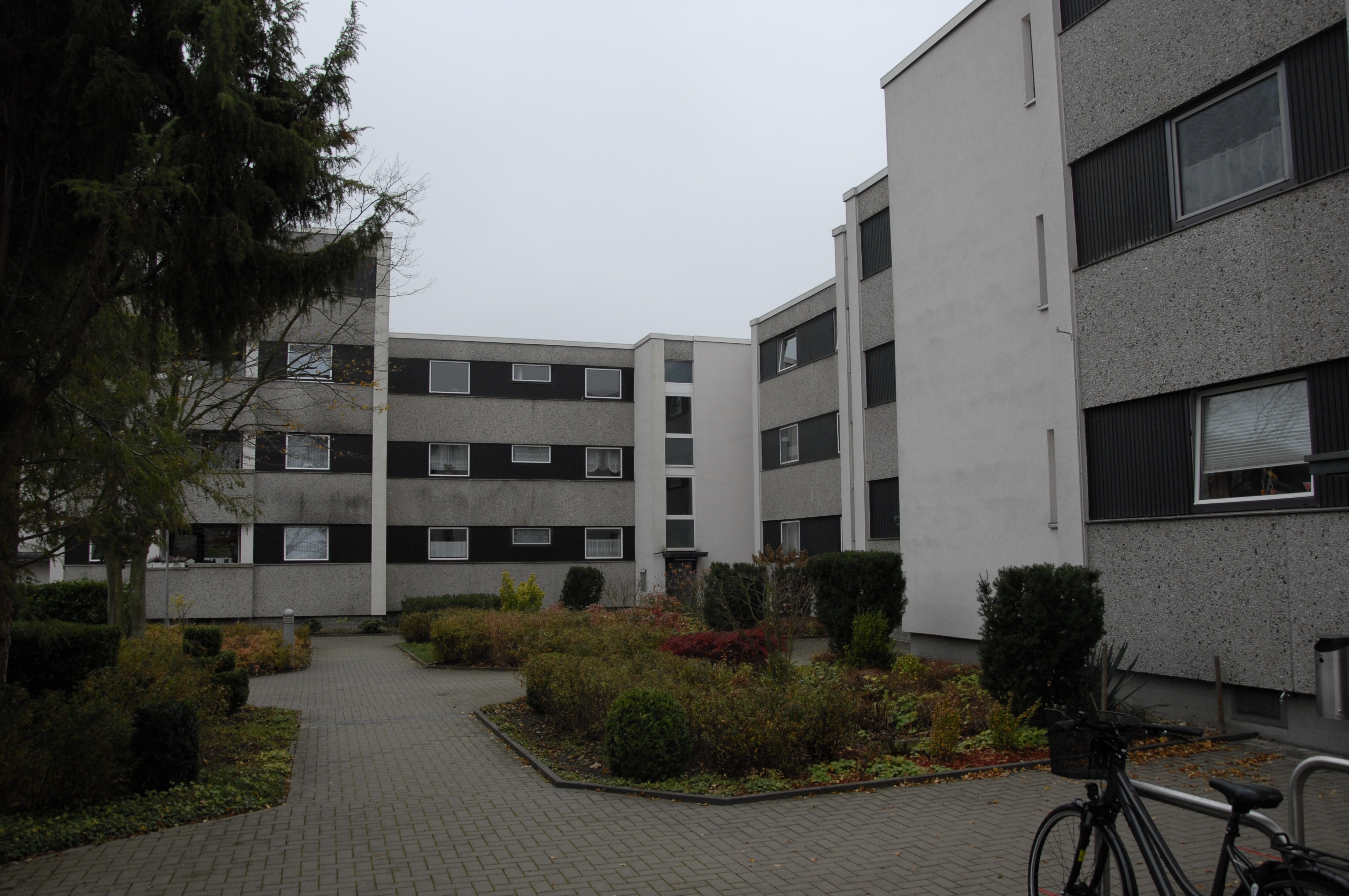 John-F-Kennedy-Allee/Alleeskulpturen