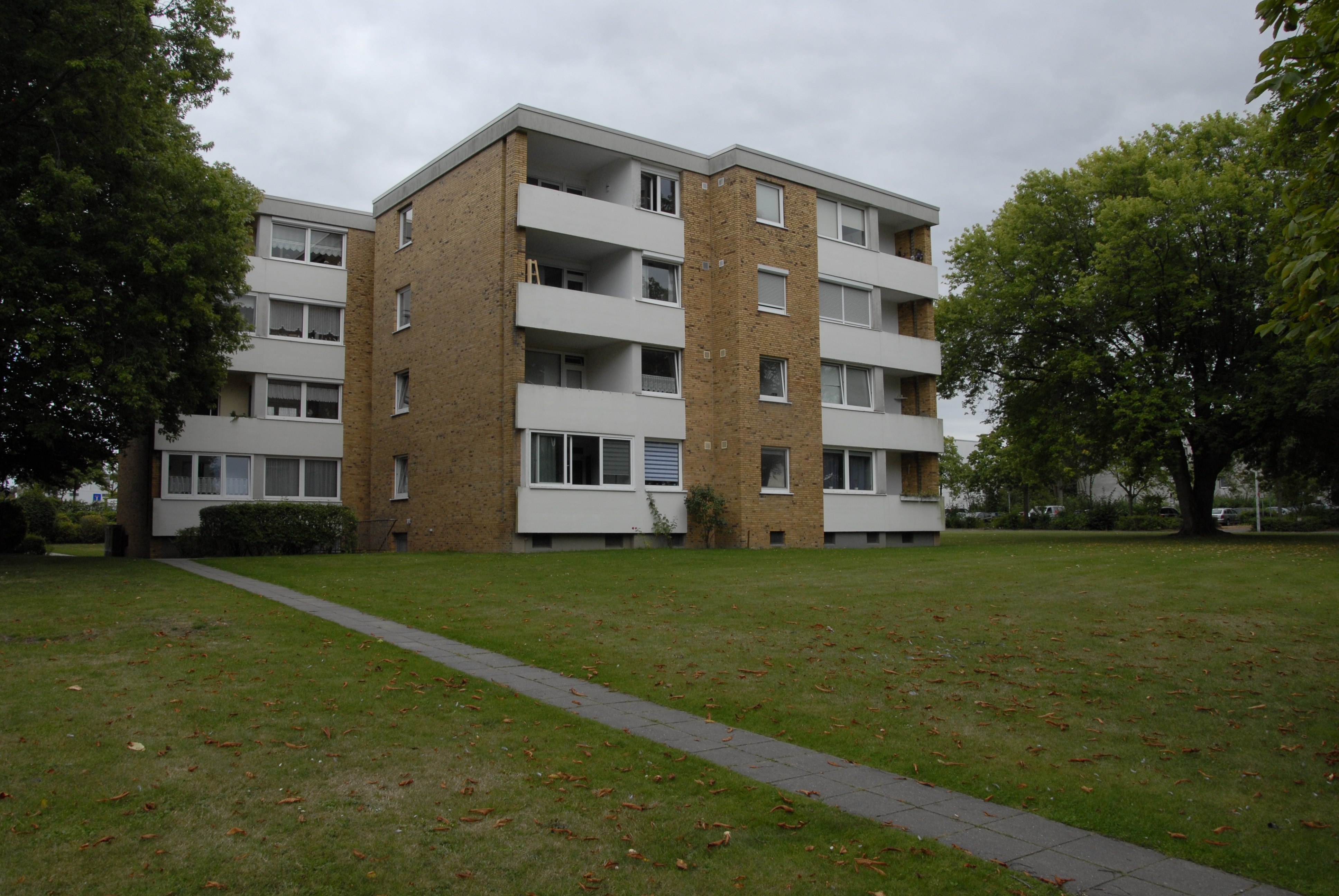 Theodor-Heuss-Strasse/Lutonstrasse