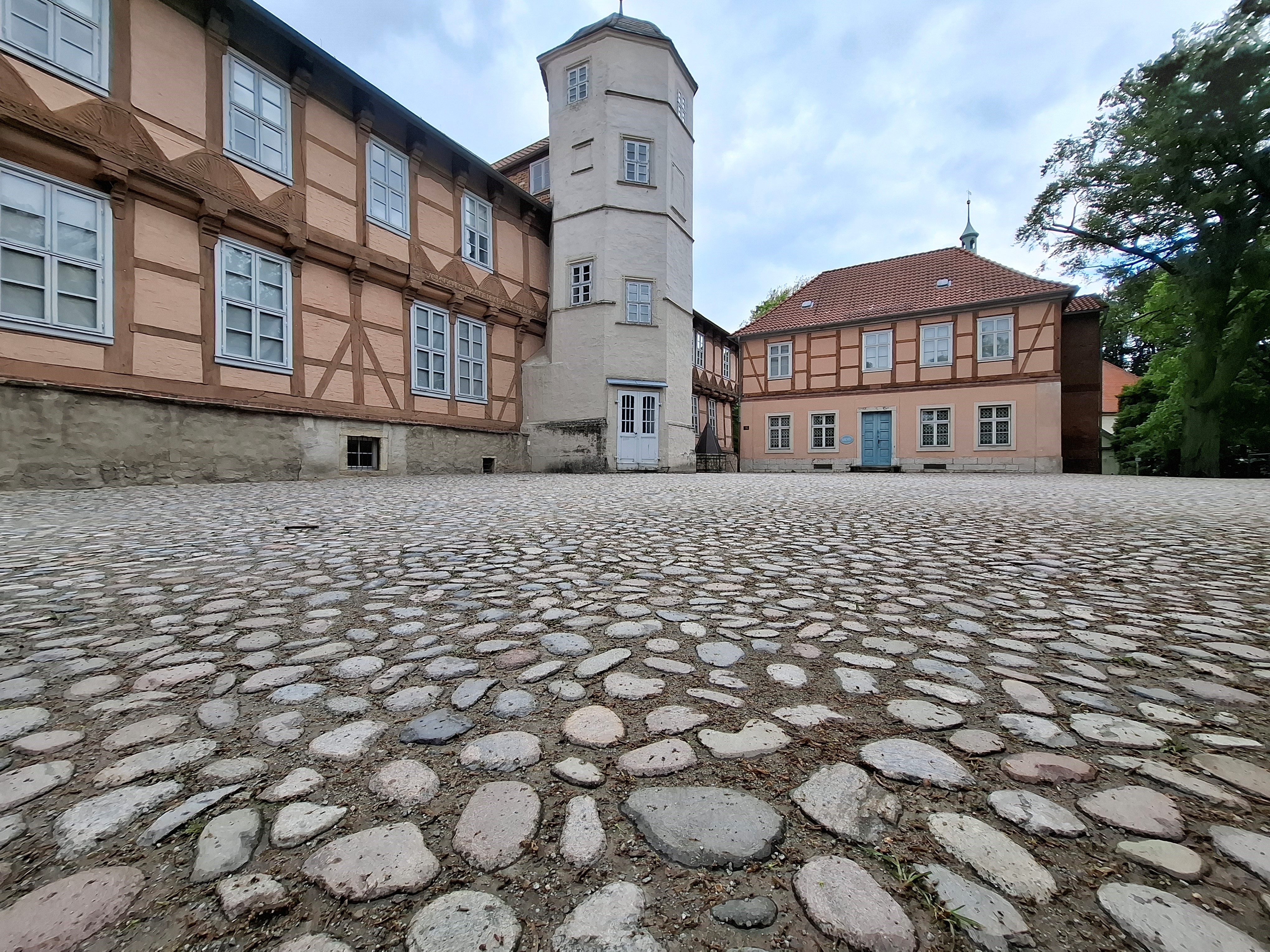 Barrierearmer Schlossinnenhof Schloss Fallersleben