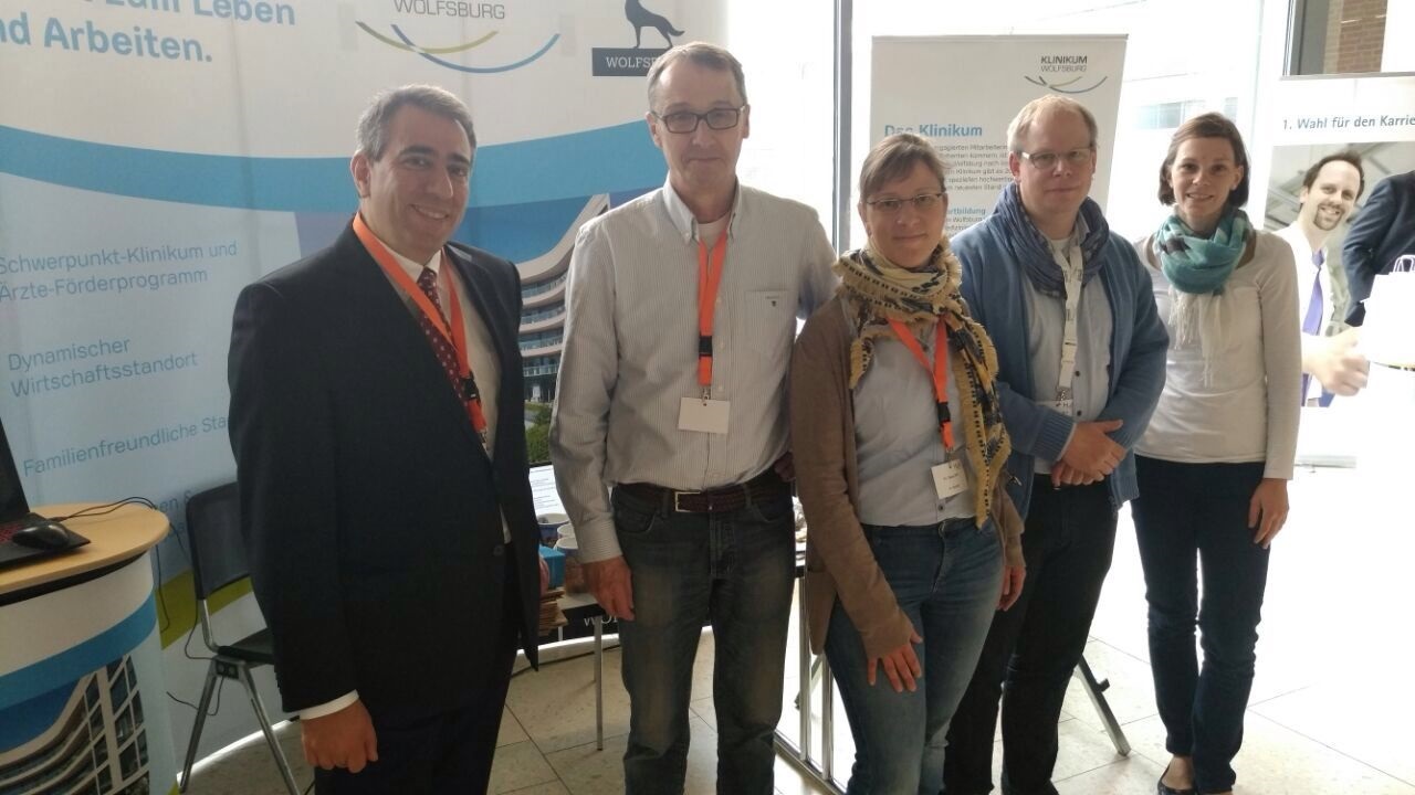 Die Wolfsburger Messedelegation Von links: Herr Prof. Dr. Majdani, Herr Dr. von Rechenberg, Frau Dr. Niemann, Herr Dr. Brabant, Frau Schulze; Foto: J. v. Rechenberg