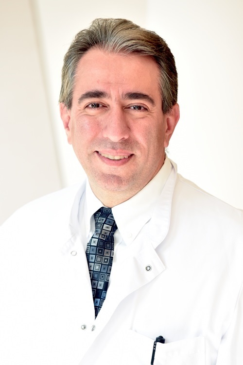 Prof. Dr. Majdani – Leitender Arzt der Klinik für Hals-, Nasen- und Ohrenkrankheiten, Kopf- und Halschirurgie; Foto: Lars Landmann