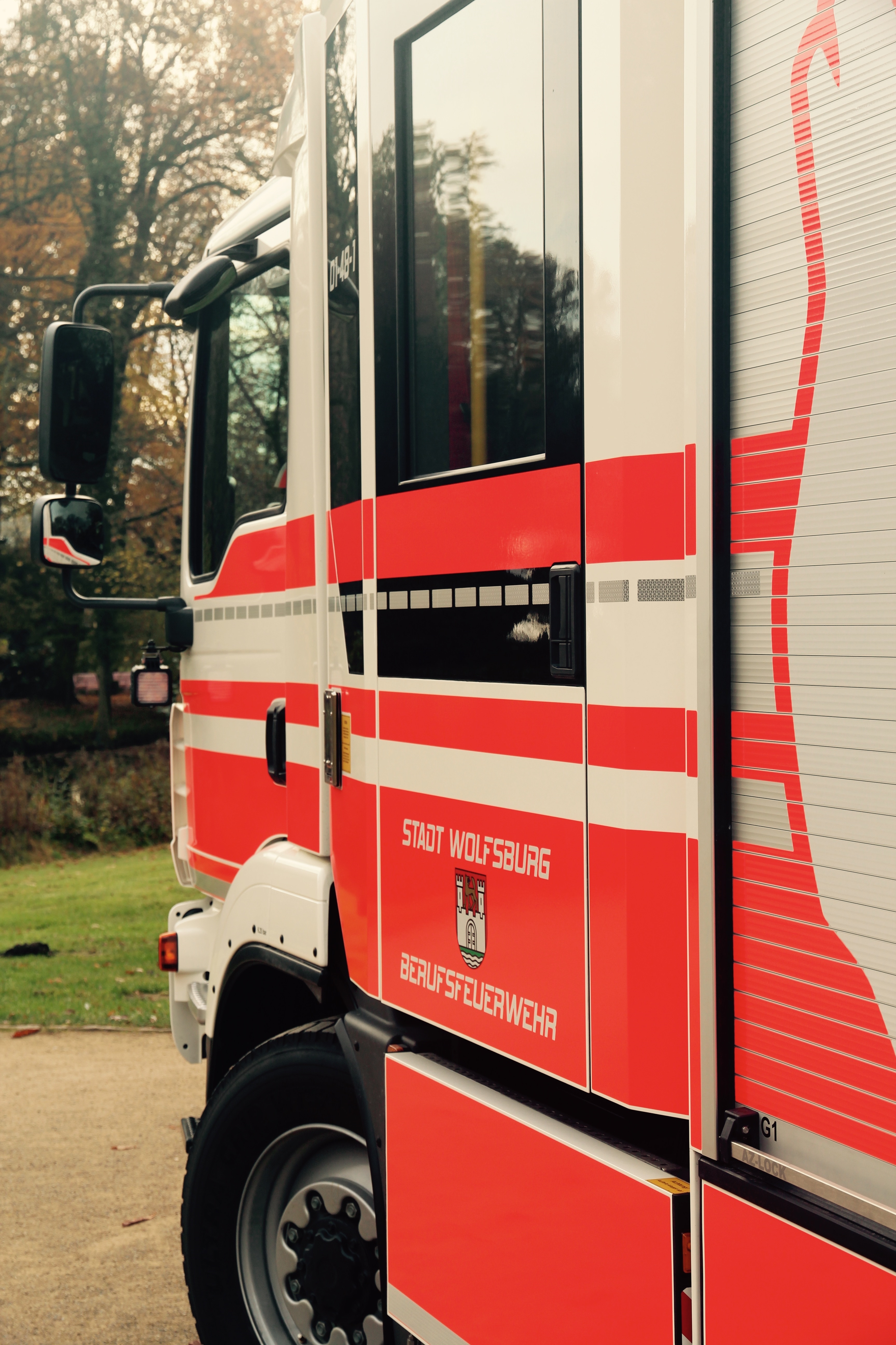 Seitenansicht eines Feuerwehrwagens