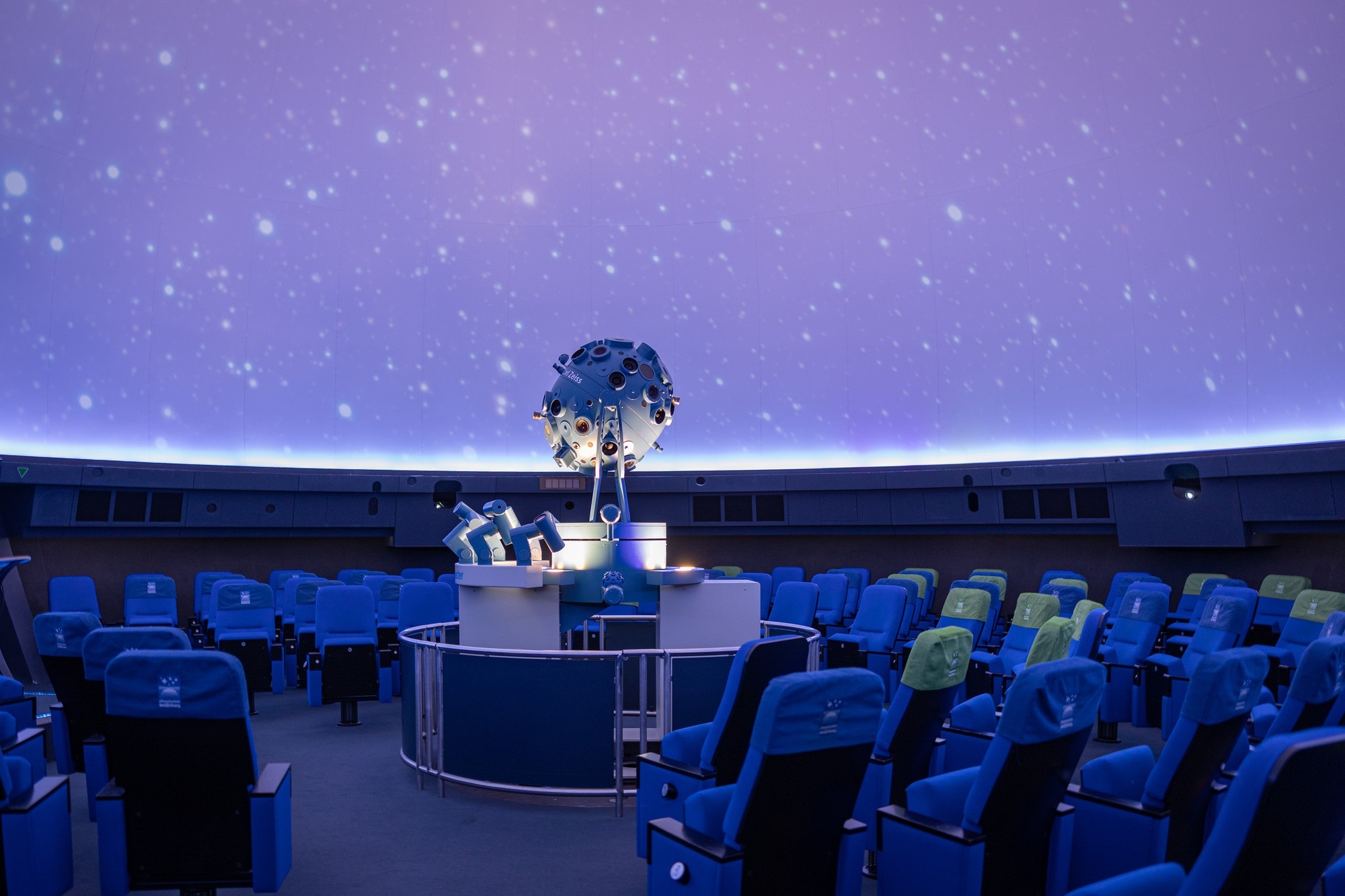 Sternenhimmel in der Sternenkuppel des Planetarium Wolfsburg