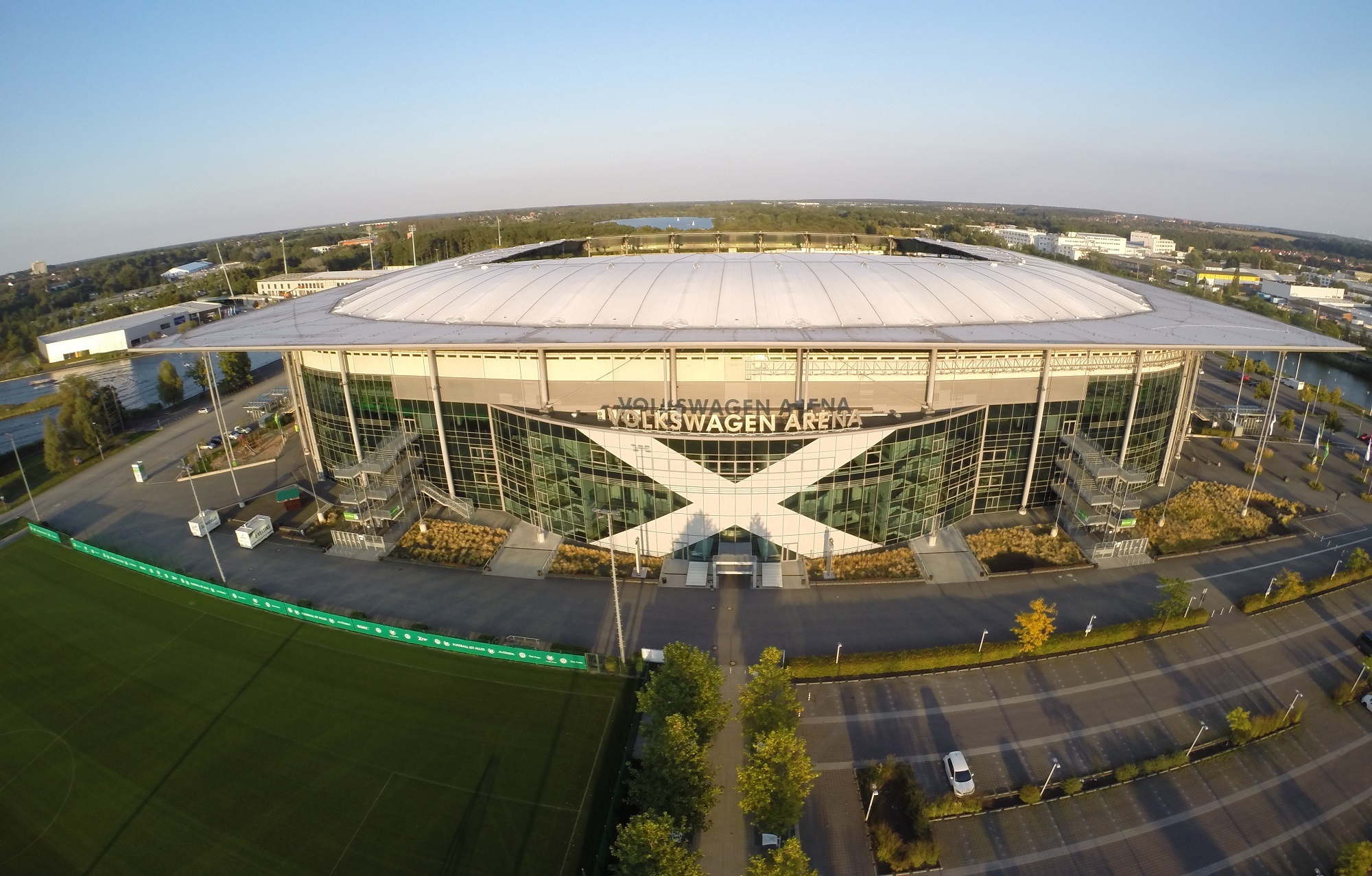 Blick auf die Volkswagen Arena aus der Luft